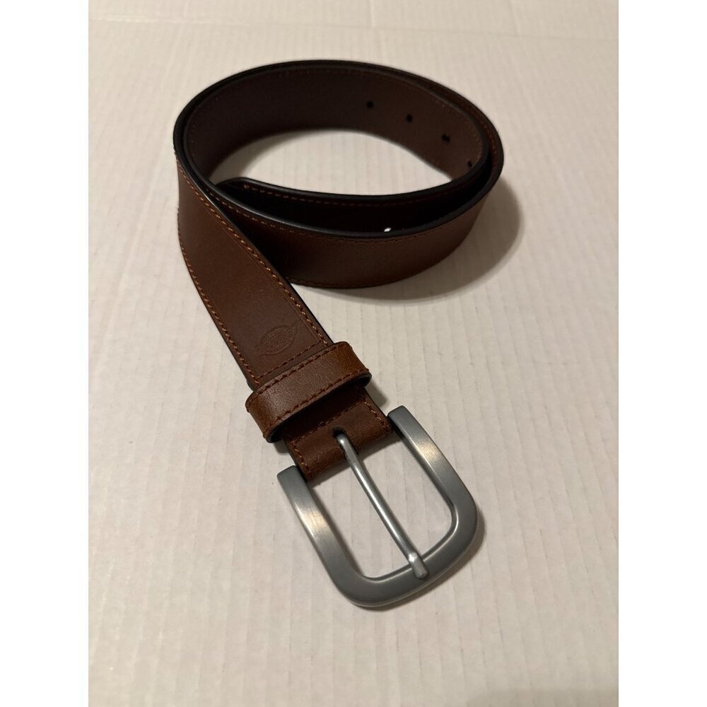 Dickies Men's 100% Leather Jeans Belt Buckle Size S 30-32 Tiny Flaw